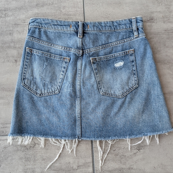 We The Free Free People Women's Raw Hem Distressed Denim Mini Skirt 27 - Picture 9 of 9